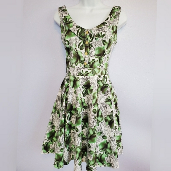 HEARTS & ROSES Dress - Picture 3 of 4